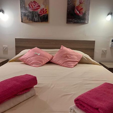 Fiesta Apartment Seaview 멜리에하 외부 사진